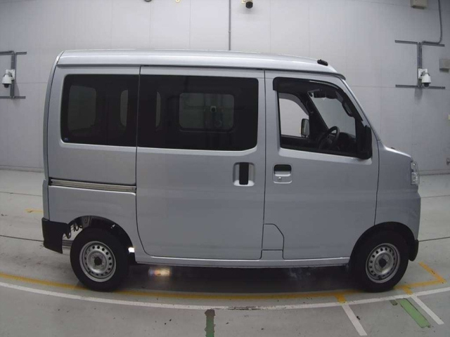 DAIHATSU HIJET VAN 2025