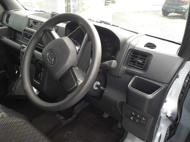 DAIHATSU HIJET VAN 2025