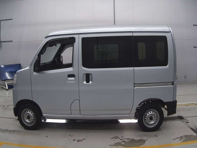 DAIHATSU HIJET VAN 2025