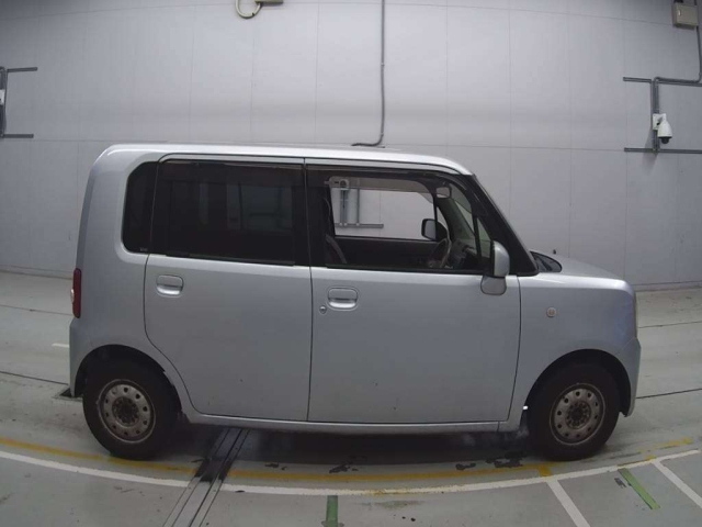 TOYOTA PIXIS SPACE 2013