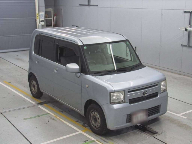 TOYOTA PIXIS SPACE 2013