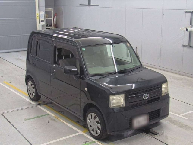 TOYOTA PIXIS SPACE 2012