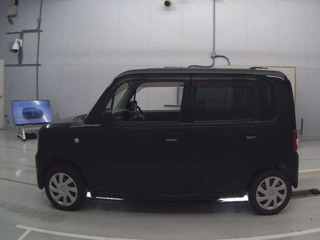 TOYOTA PIXIS SPACE 2012