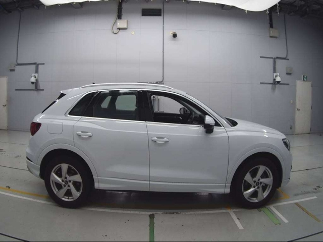 AUDI Q3 2021