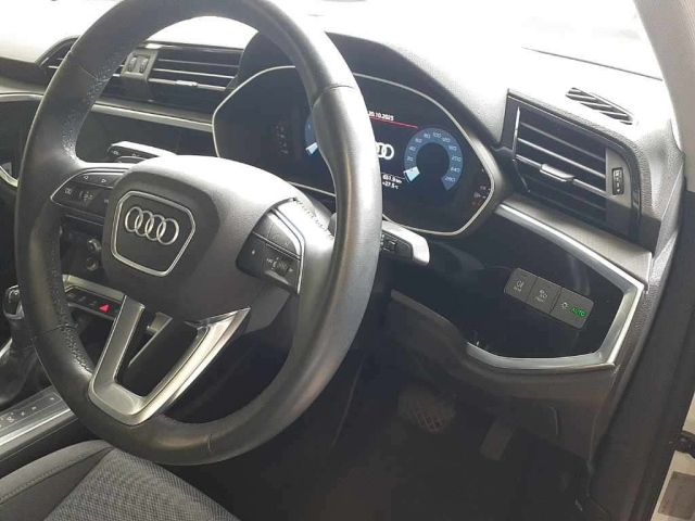 AUDI Q3 2021