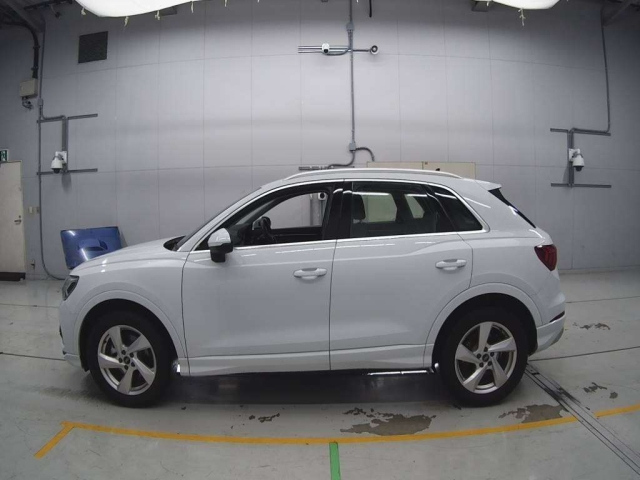AUDI Q3 2021