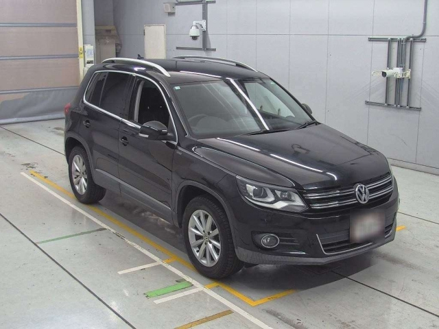 VOLKSWAGEN TIGUAN 2016