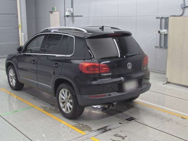 VOLKSWAGEN TIGUAN 2016