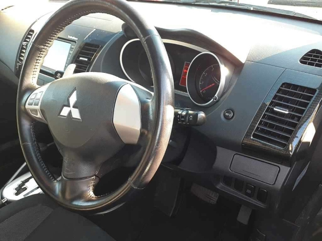 MITSUBISHI OUTLANDER 2009