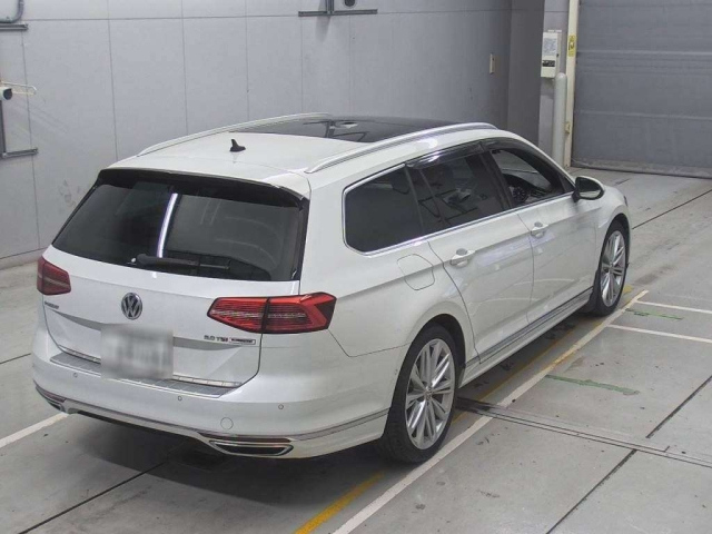 VOLKSWAGEN PASSAT VARIANT 2017