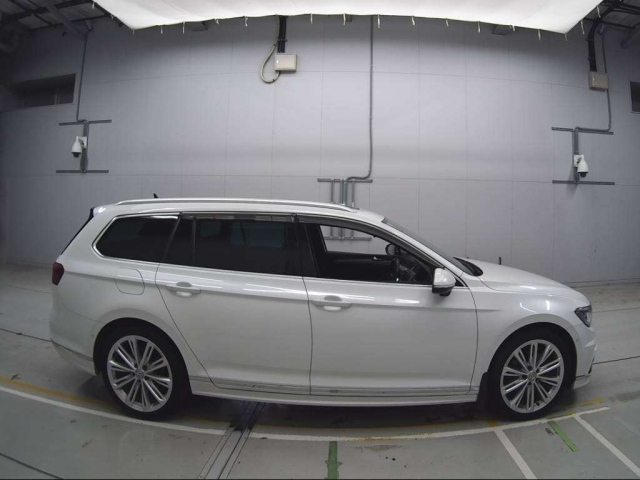 VOLKSWAGEN PASSAT VARIANT 2017