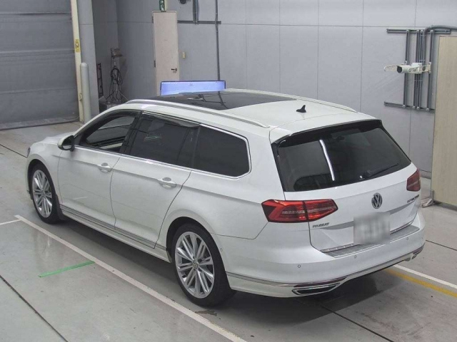 VOLKSWAGEN PASSAT VARIANT 2017