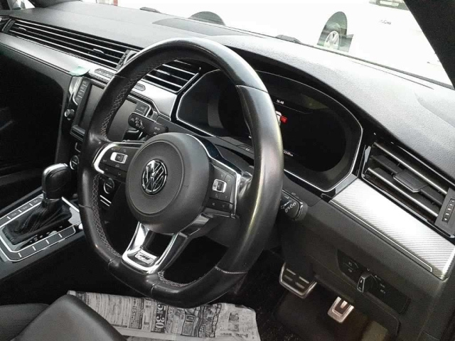 VOLKSWAGEN PASSAT VARIANT 2017