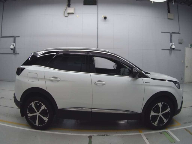 PEUGEOT 3008 2018