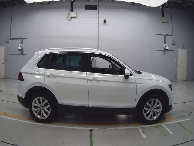 VOLKSWAGEN TIGUAN 2017