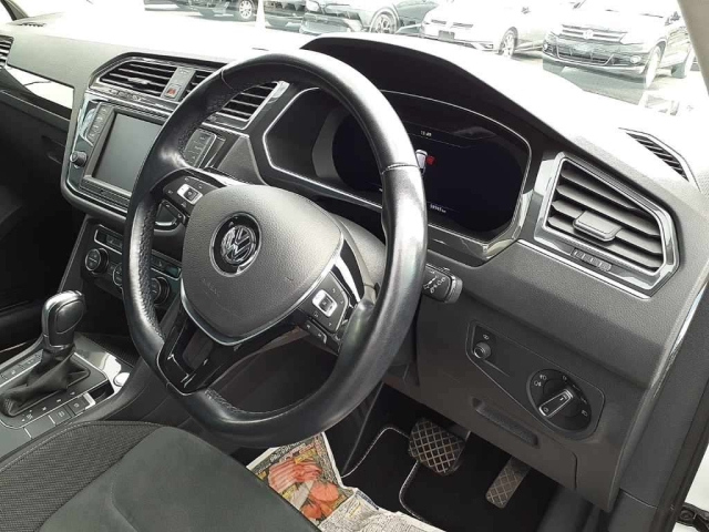 VOLKSWAGEN TIGUAN 2017