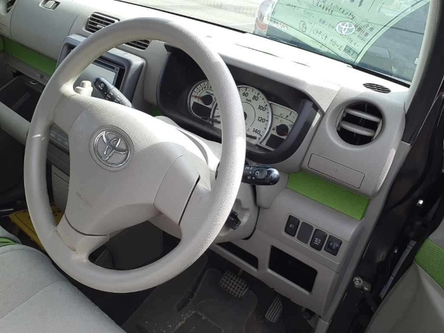 TOYOTA PIXIS SPACE 2013