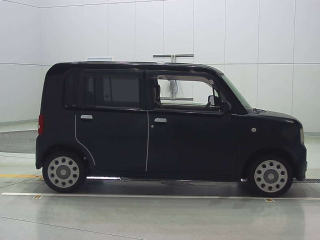 TOYOTA PIXIS SPACE 2013