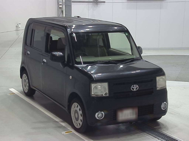 TOYOTA PIXIS SPACE 2013