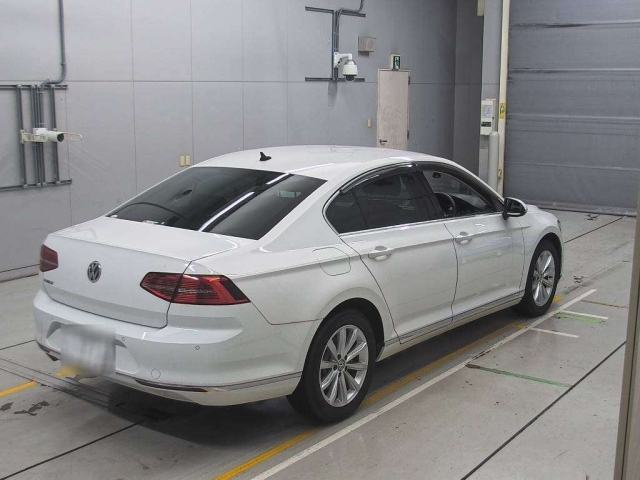 VOLKSWAGEN PASSAT 2018