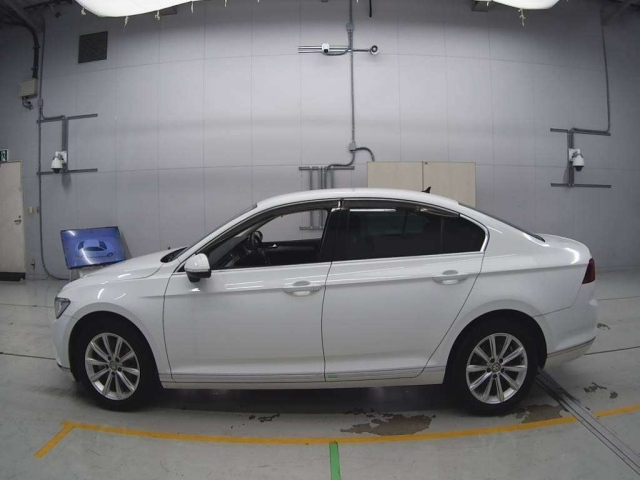 VOLKSWAGEN PASSAT 2018