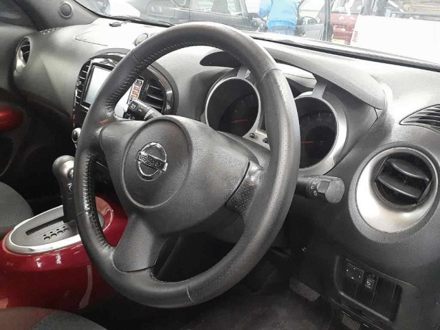 NISSAN JUKE 2012