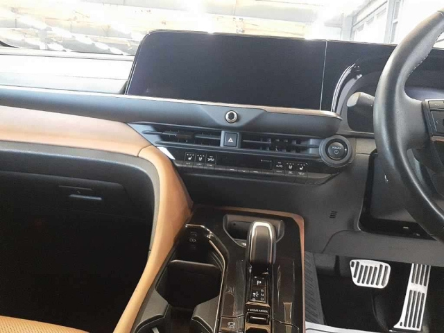 TOYOTA CROWN SPORT 2024