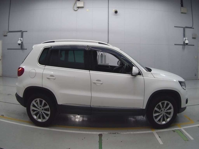 VOLKSWAGEN TIGUAN 2013