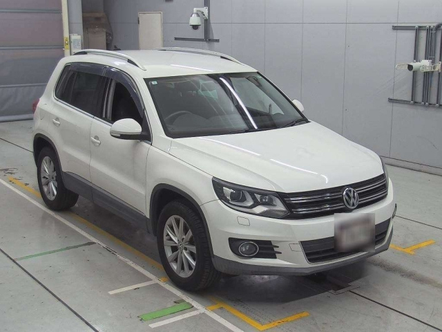 VOLKSWAGEN TIGUAN 2013