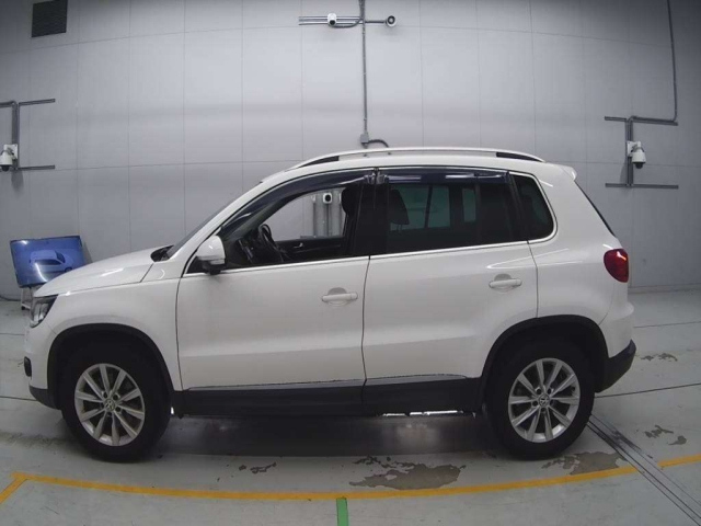 VOLKSWAGEN TIGUAN 2013