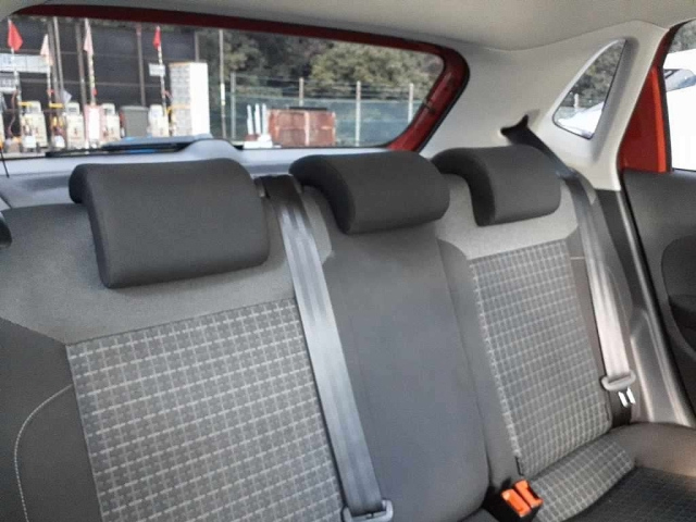 VOLKSWAGEN POLO 2015