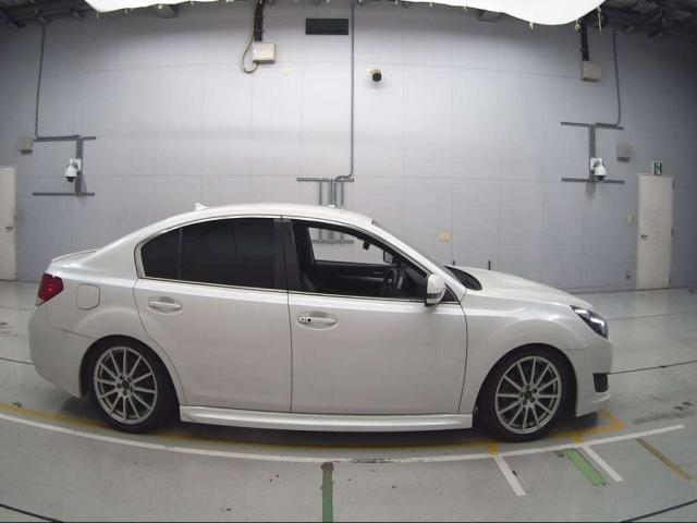 SUBARU LEGACY B4 2010