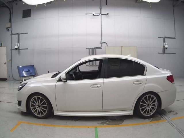 SUBARU LEGACY B4 2010