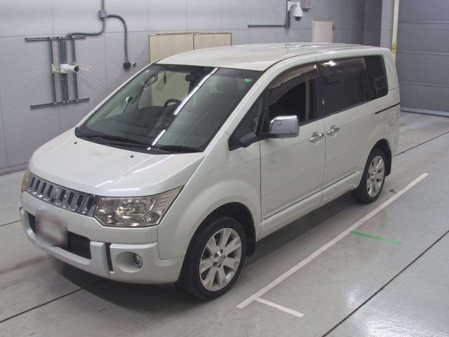 MITSUBISHI DELICA D5 2008