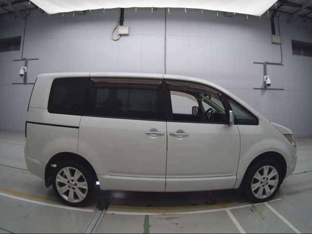 MITSUBISHI DELICA D5 2008