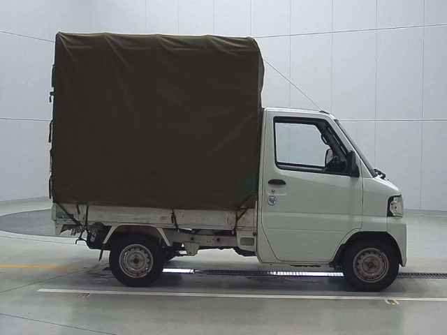 NISSAN CLIPPER TRUCK 2012