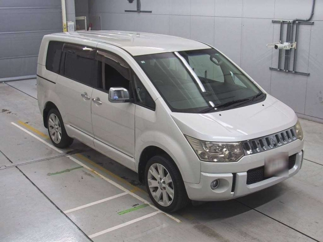 MITSUBISHI DELICA D5 2008