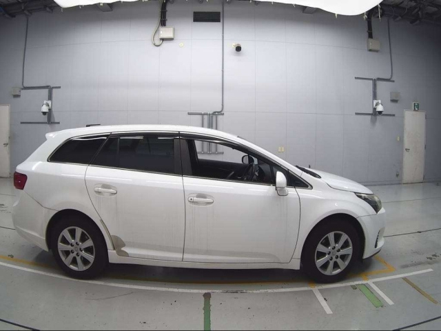 TOYOTA AVENSIS WAGON 2015
