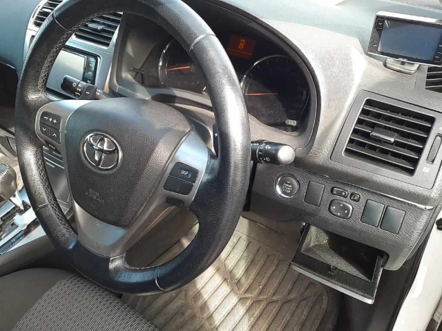 TOYOTA AVENSIS WAGON 2015