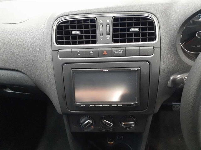 VOLKSWAGEN POLO 2012