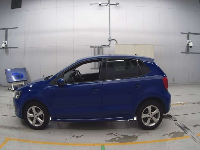 VOLKSWAGEN POLO 2012