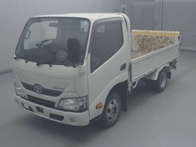 TOYOTA DYNA 2020