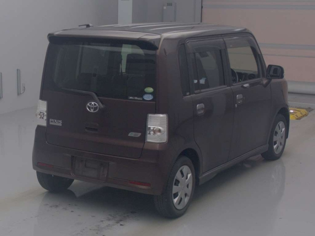 TOYOTA PIXIS SPACE 2013