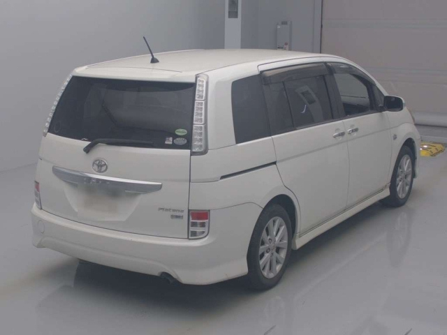 TOYOTA ISIS 2012