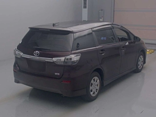 TOYOTA WISH 2013