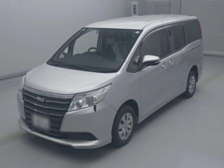 TOYOTA NOAH 2015
