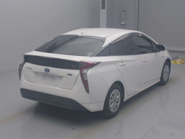 TOYOTA PRIUS 2017