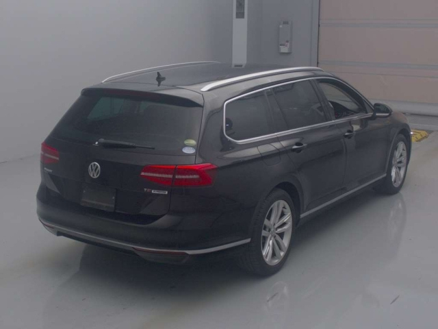 VOLKSWAGEN PASSAT VARIANT 2015