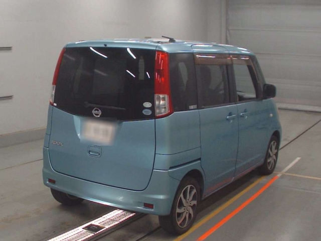 NISSAN ROOX 2011