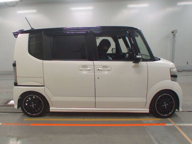 HONDA N BOX 2015